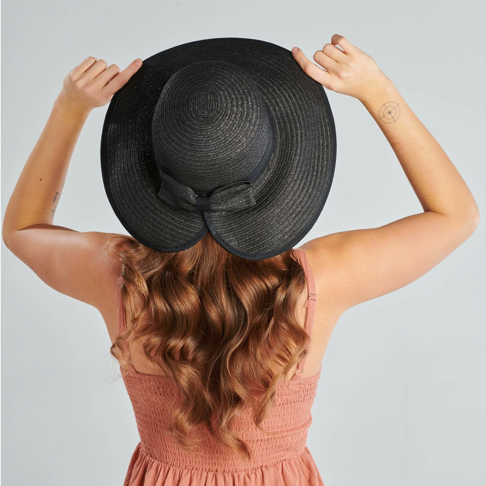 Women's Contrasting Edged Sun Brim Hat with Back Bow