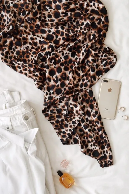 Xander Kostroma - All Over Hand Painted Leopard Print Viscose Scarf for Women - 180 x 70cm - Limited Edition - Sustainable and Stylish Fashion - Perfect for Everyday Wear
